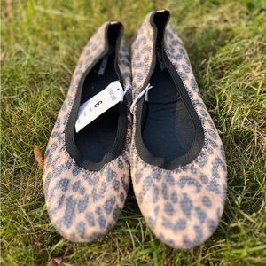 CHEROKEE WOMEN'S LEOPARD PRINT SLIP-ON FLAT SHOES